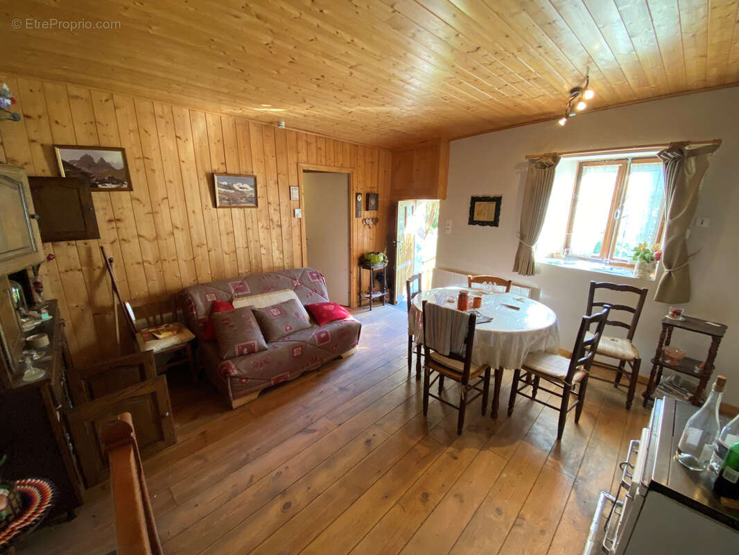 Maison à LES CHAVANNES-EN-MAURIENNE