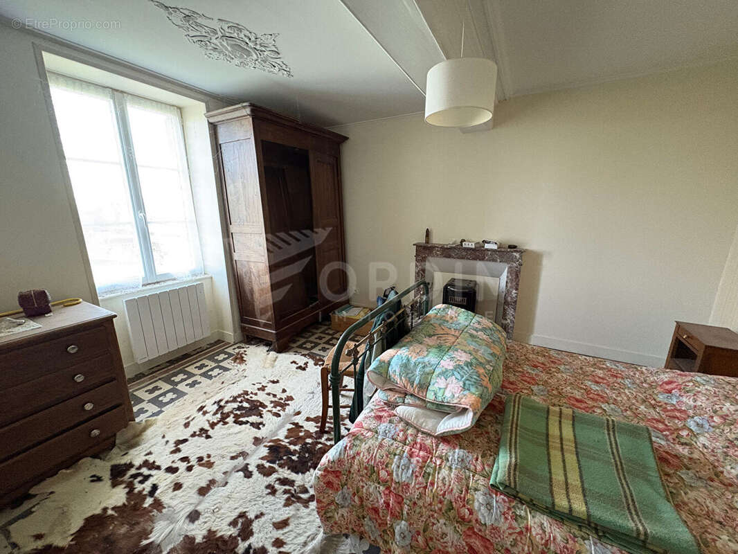Maison à CHASTELLUX-SUR-CURE