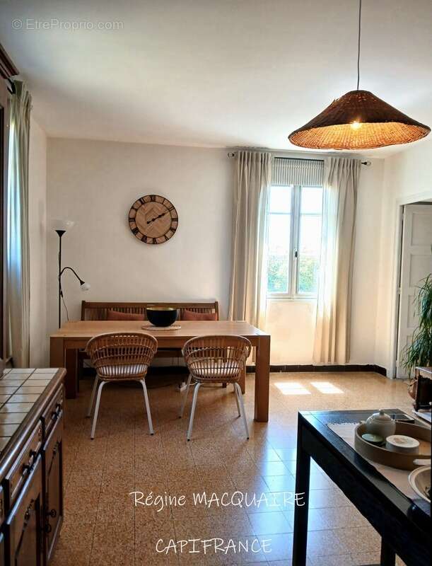 À vendre : Maison mitoyenne de 4 pièces,143 m2 env., 3 chambres sur un terrain de 1500 m2 avec panorama exceptionnel sur la camp - photo 21