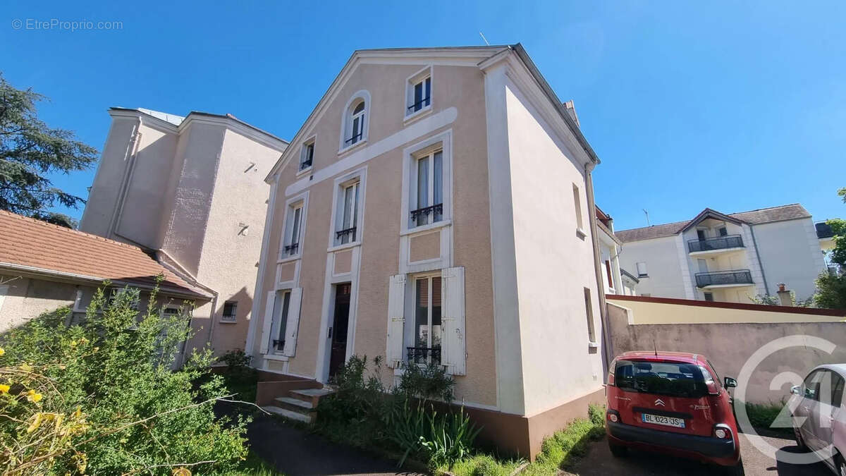 Appartement à SAINT-MAUR-DES-FOSSES