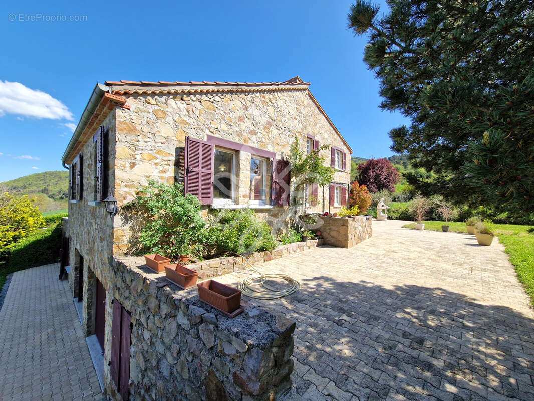 Maison à SAINT-CIRGUES