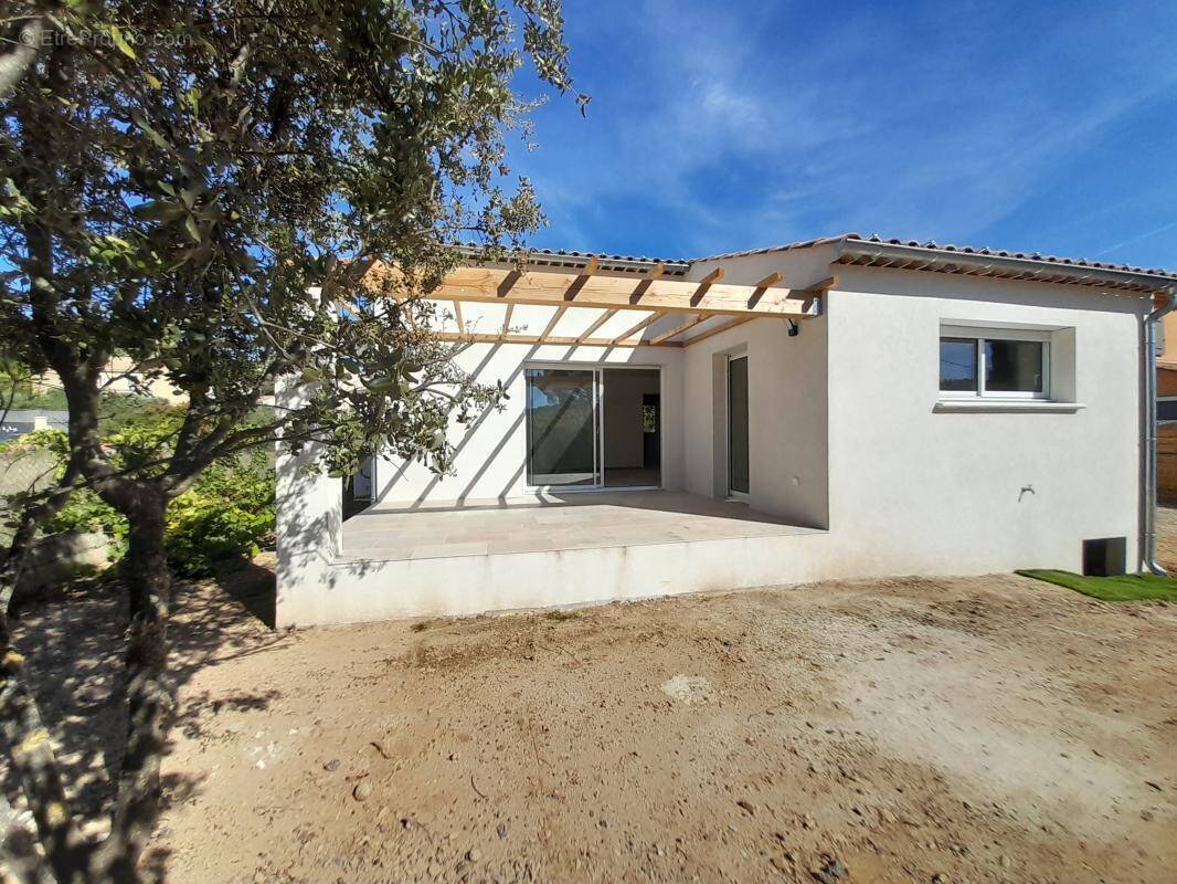 Maison à VINON-SUR-VERDON