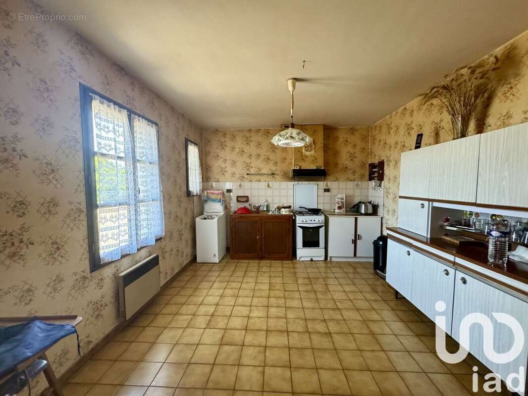 Photo 3 - Maison à CHAMPAGNE-ET-FONTAINE