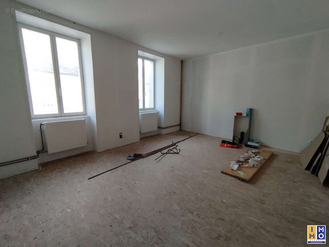 Maison à BENGY-SUR-CRAON