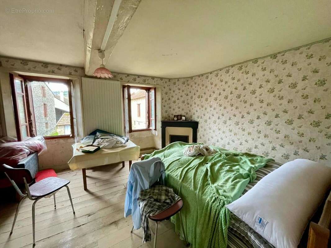 Maison 100 m² à Saint-Quentin-La-Chabanne  - photo 5