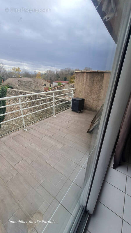 Appartement à MAUVES