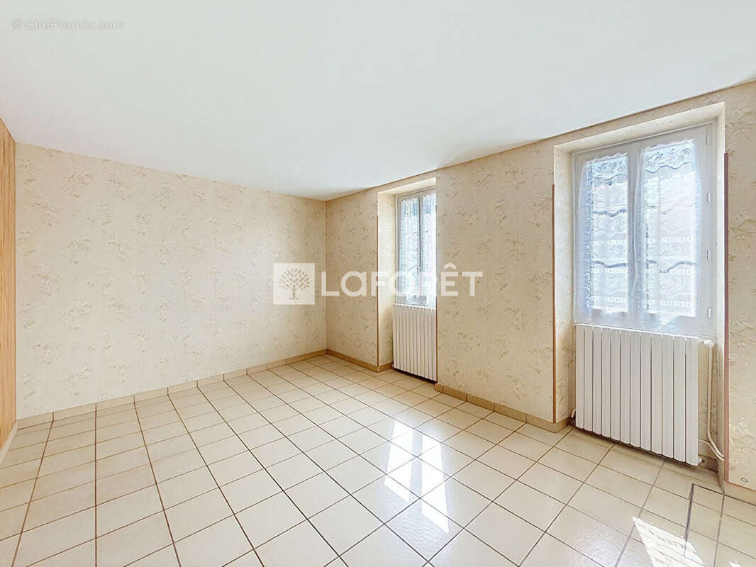 Maison en pierre de caractère Idéal chambres d'hôtes, projet bi-famille ou grand espace de vie à 10 min de Blaye - photo 4