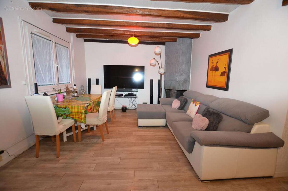 Maison à SAINTE-GENEVIEVE-DES-BOIS