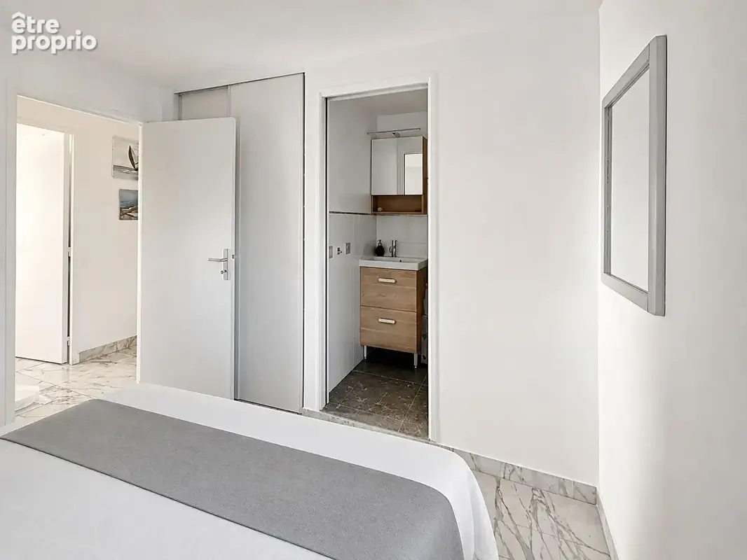 Superbe Appartement  3 pièces vue mer Port Fréjus+parking - photo 17