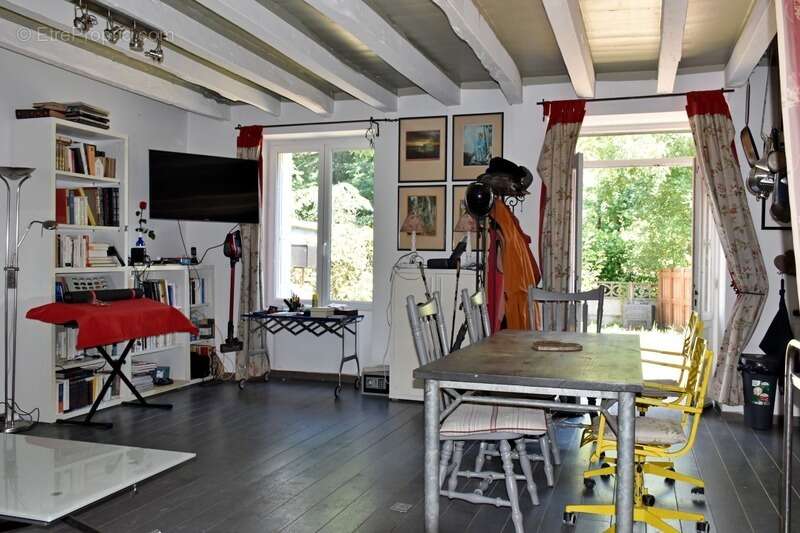Maison en pierres, 2 chambres avec jardin - photo 4