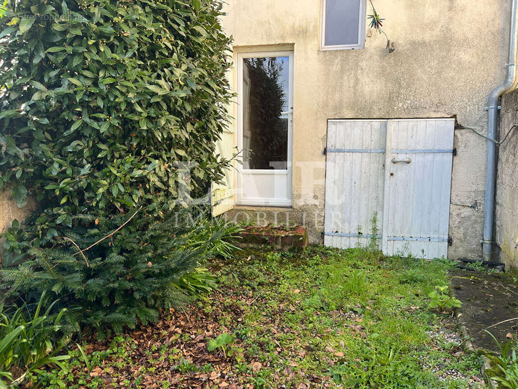 Maison à LE MELE-SUR-SARTHE