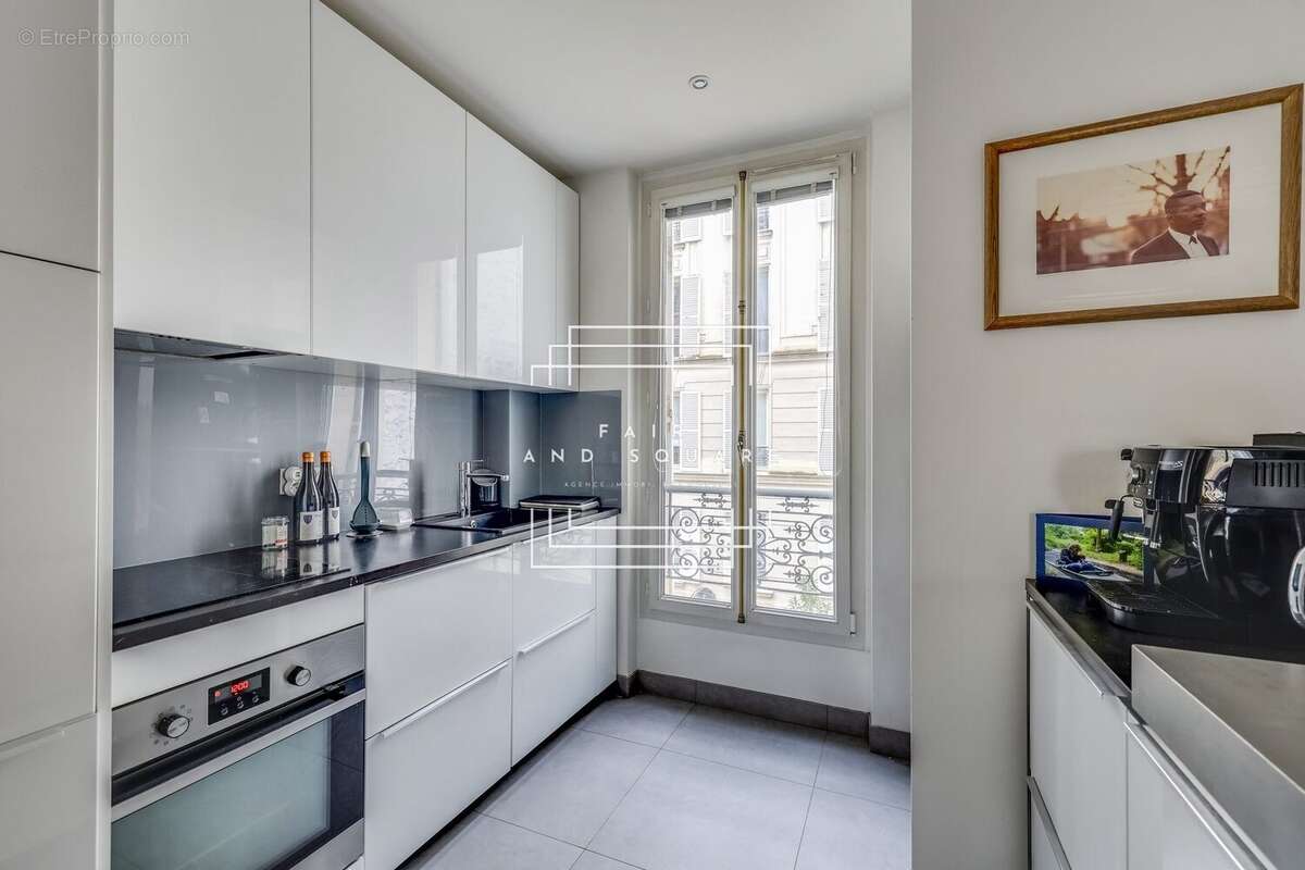 Appartement à NEUILLY-SUR-SEINE