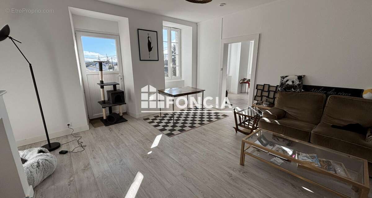 Appartement à LA COURONNE