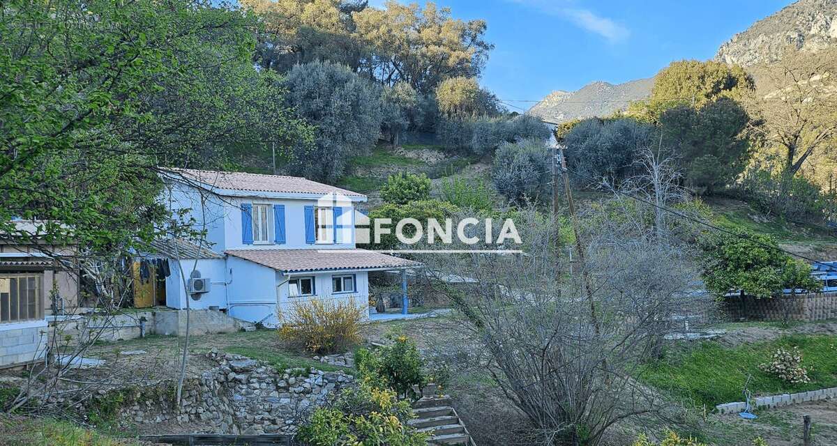 Menton pour les amoureux de la nature maison independante de 3 pieces, avec annexe, piscine et jacuzzi et jardin de 2700m2 - photo 2