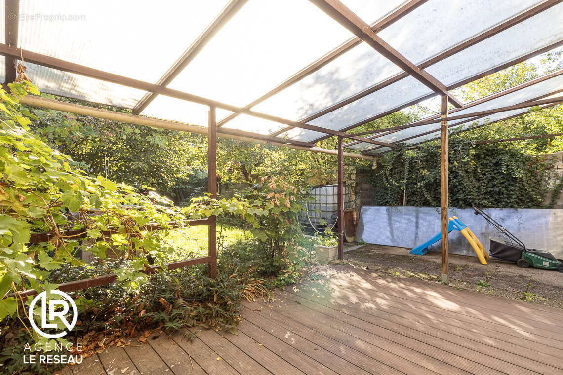 Maison à VERT-SAINT-DENIS