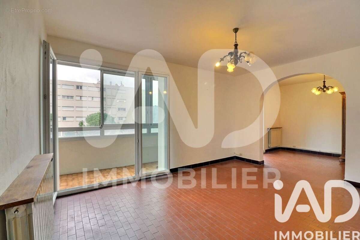 Photo 2 - Appartement à SEPTEMES-LES-VALLONS