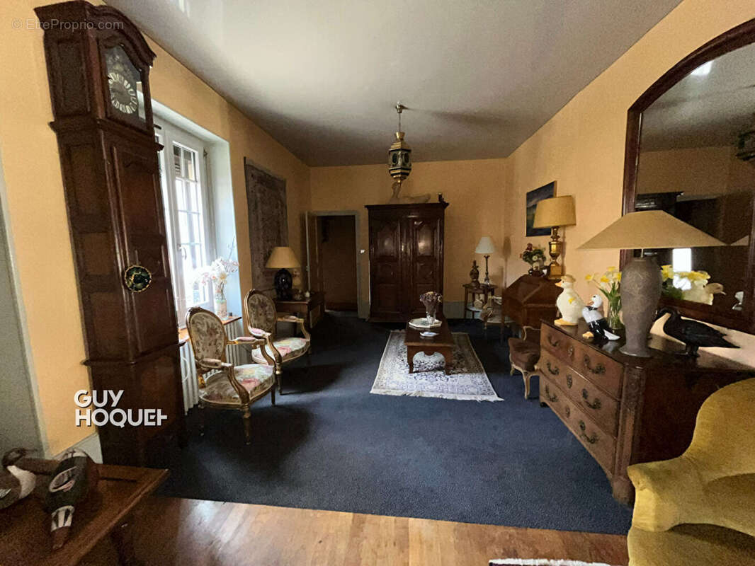 Maison à TOULON-SUR-ARROUX