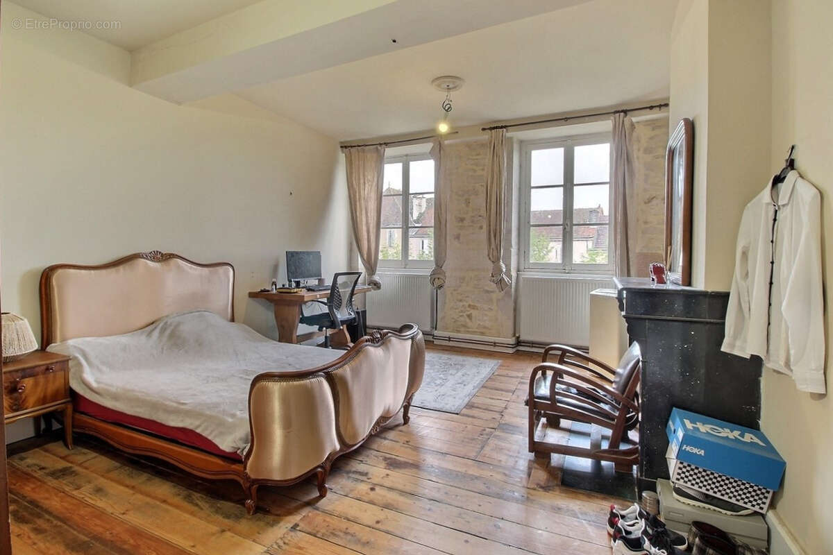 Maison à SAINT-GENGOUX-LE-NATIONAL