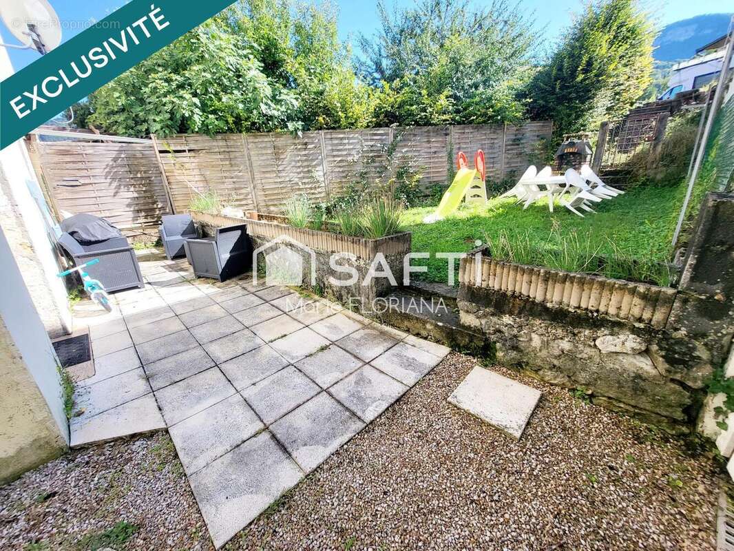 Photo 2 - Maison à VAUX-LES-SAINT-CLAUDE