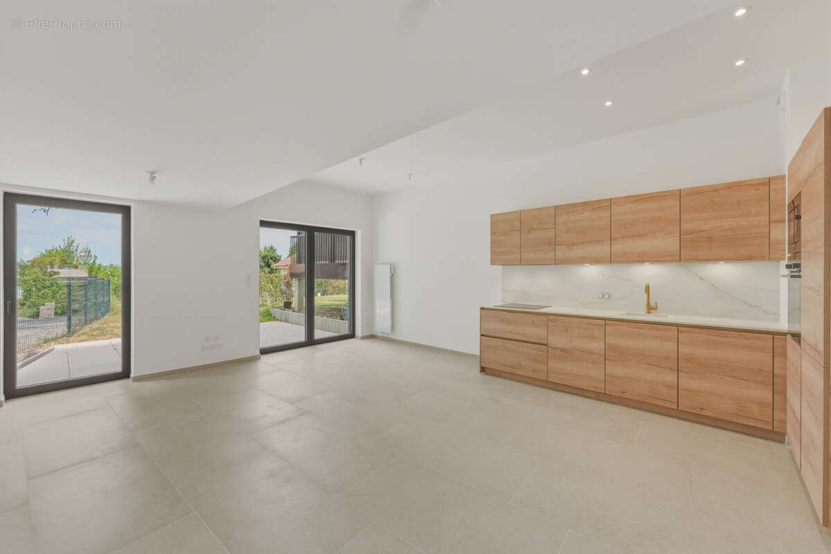 Exclusivité - Duplex de 4 pièces de haut standing au bord du lac Leman à Excenevex - photo 2