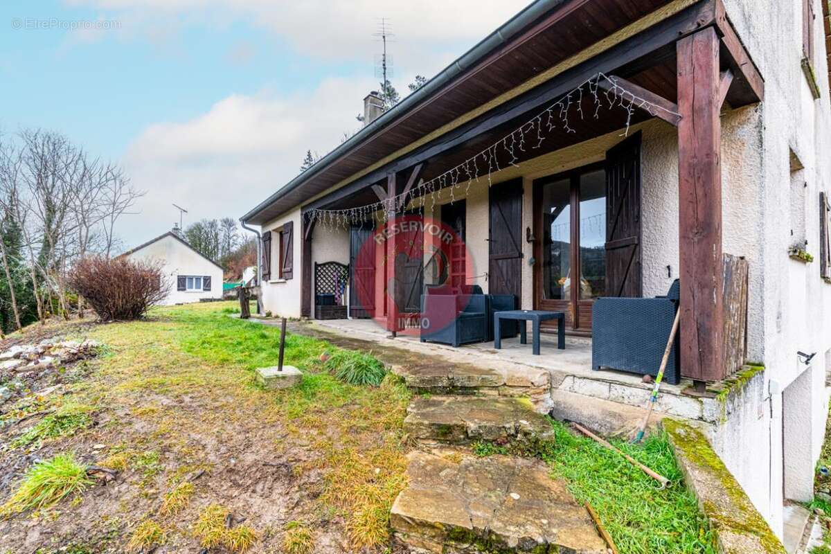 Maison à VEUVEY-SUR-OUCHE