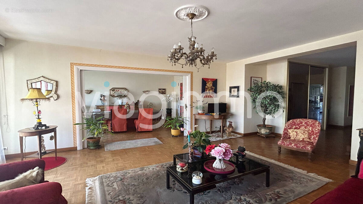 Appartement à MARSEILLE-8E