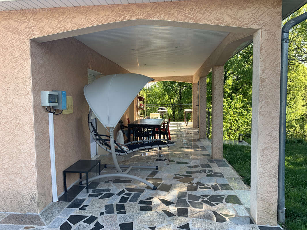 Maison à TERRASSON-LAVILLEDIEU