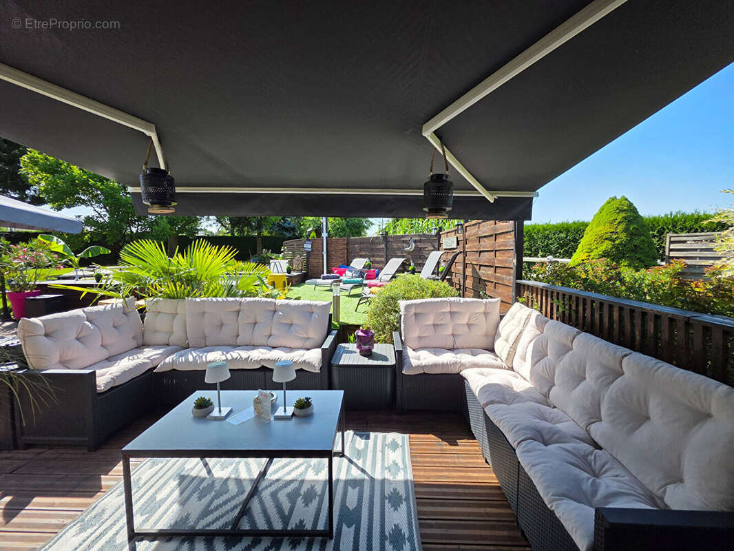 Maison à CREVECOEUR-LE-GRAND