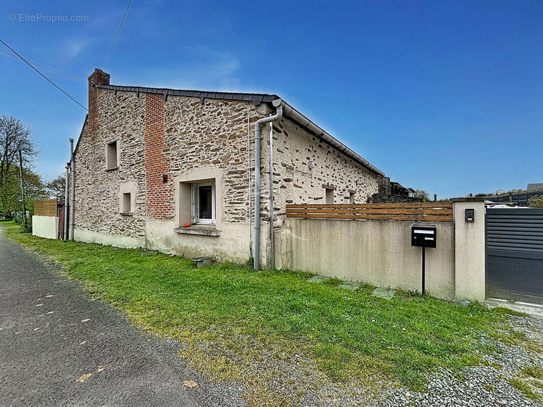 Maison à ANGRIE