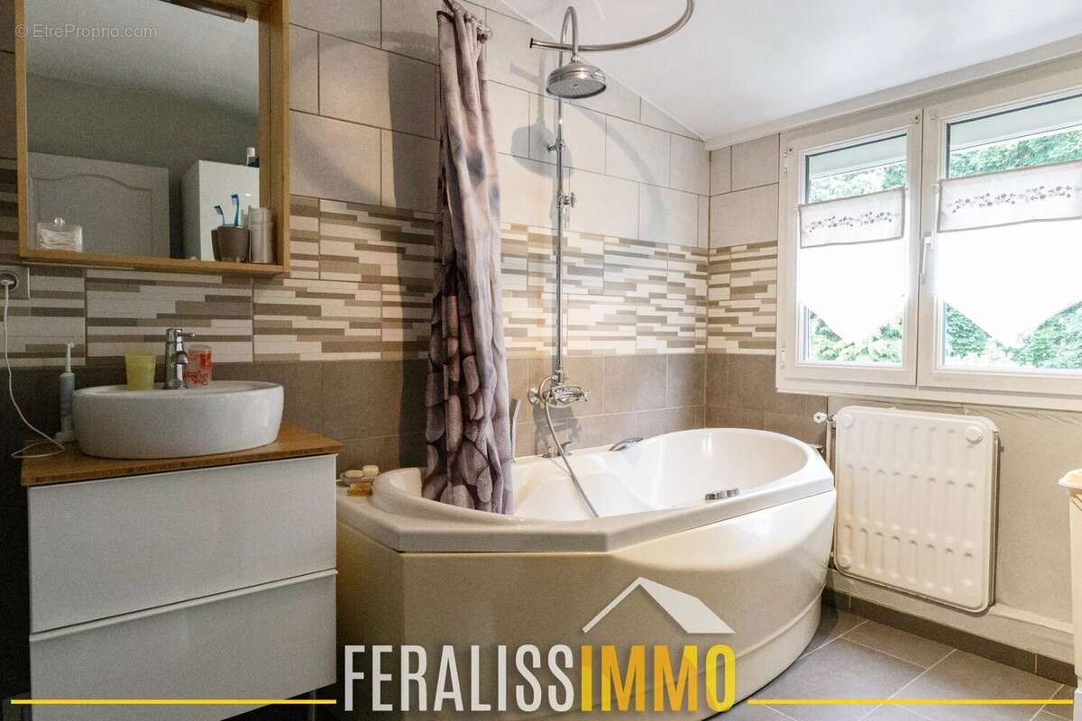 Maison à MEZY-SUR-SEINE