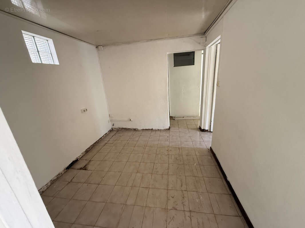 Maison de type T3 en vente à Saint-Denis secteur Bellepierre, à deux pas du CHU ! - photo 4