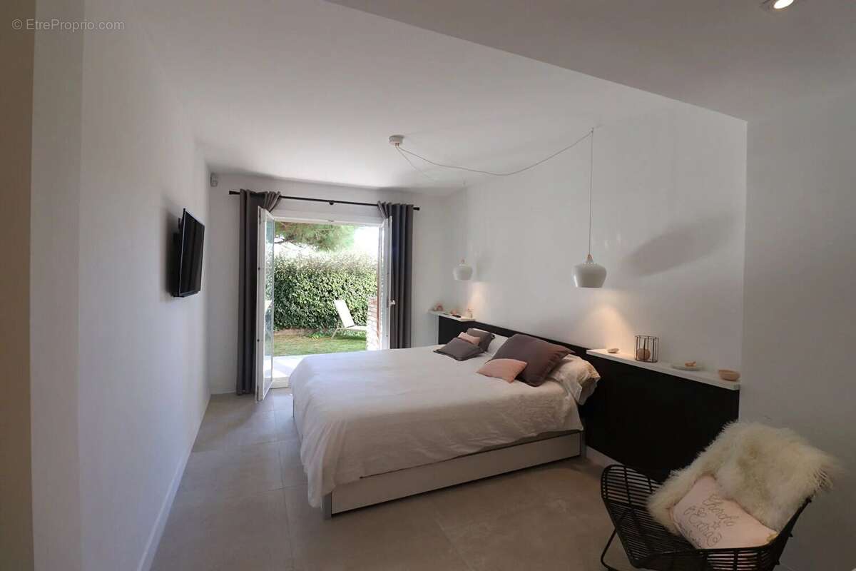 Appartement à SAINT-CYR-SUR-MER