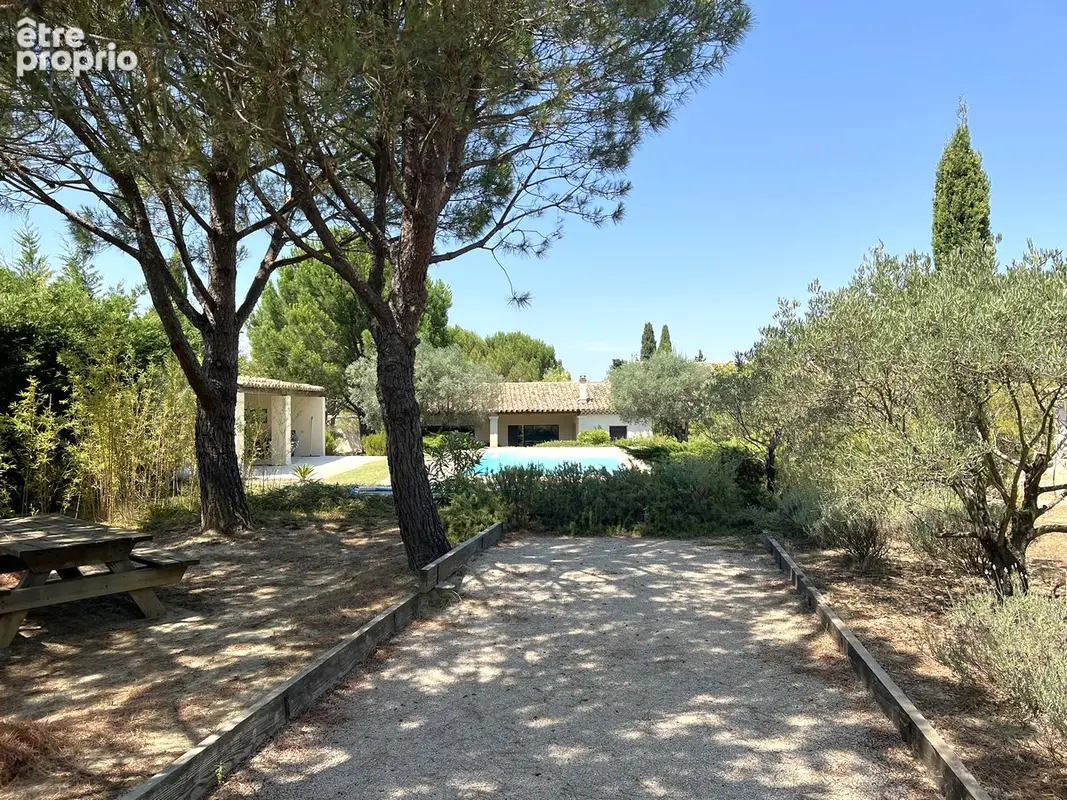 Maison de plain-pied avec piscine, à 12 min d'Avignon TGV... - photo 3