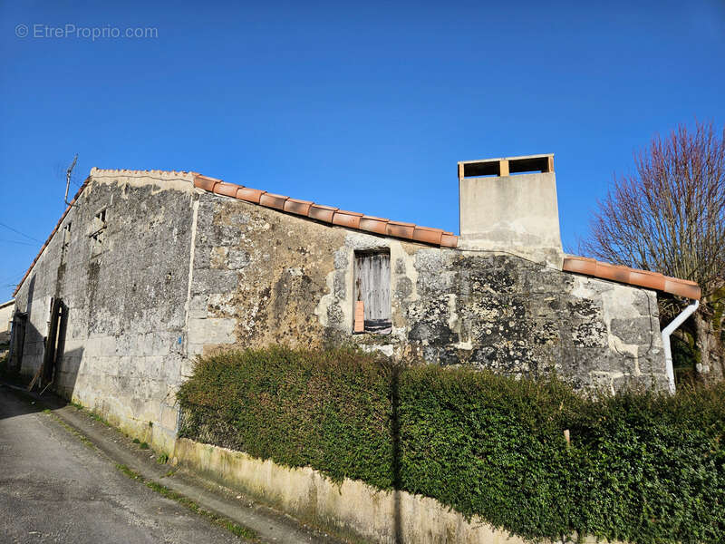 Maison à SAINT-DIZANT-DU-GUA