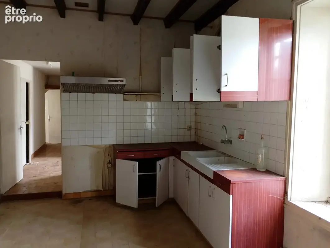 Secteur Jonzac - ensemble immobilier à rénover - photo 4