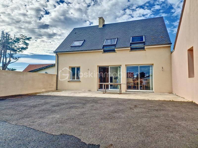 Maison à SAINT-GERMAIN-SUR-AY