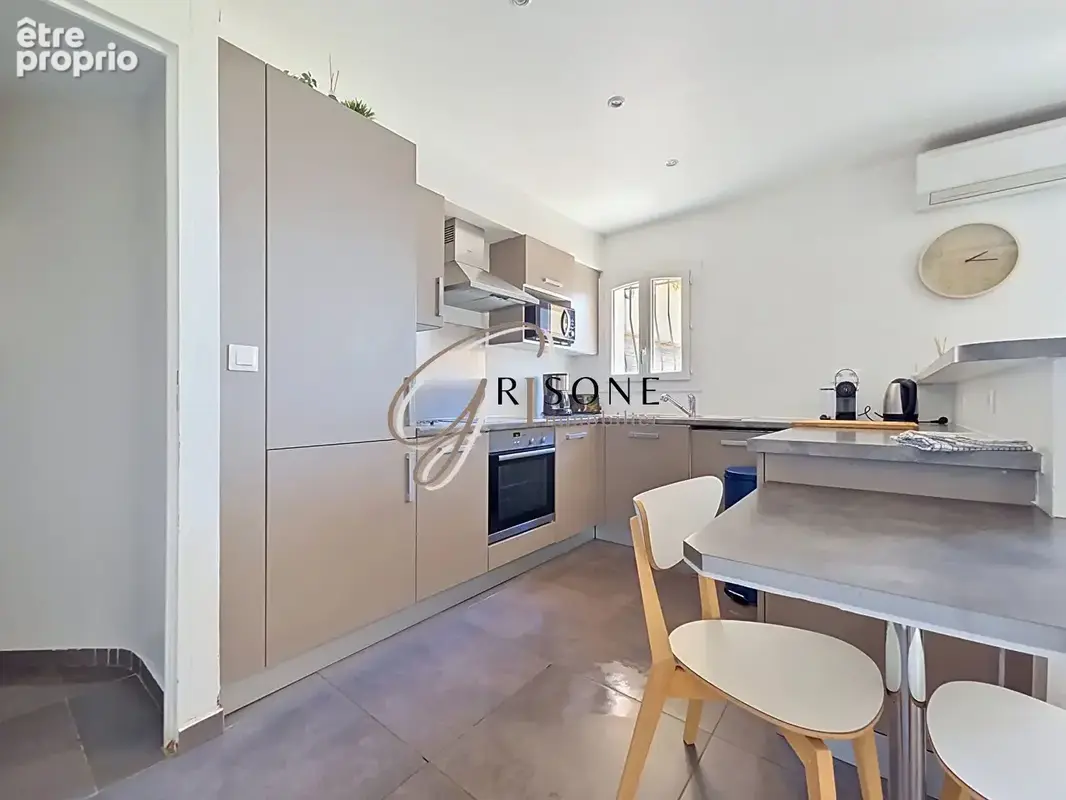 Villa de 260 m² accès direct plage du Cap Nègre à Six-Fours - photo 13