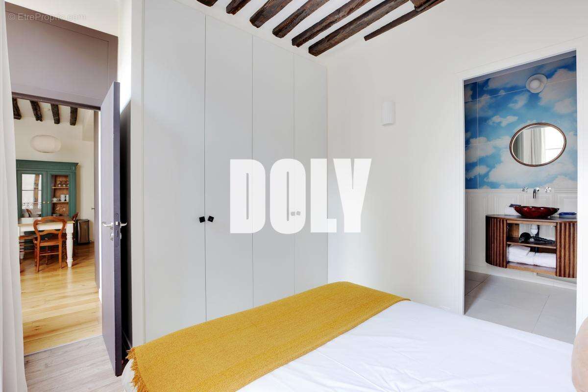 Appartement à PARIS-1E