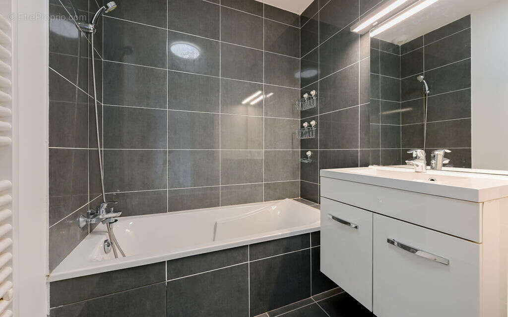 Appartement à CHARBONNIERES-LES-BAINS