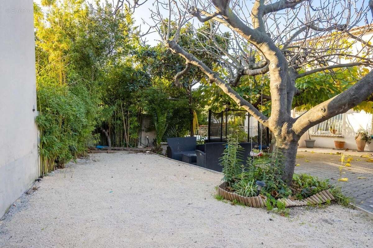 Appartement à MARSEILLE-12E