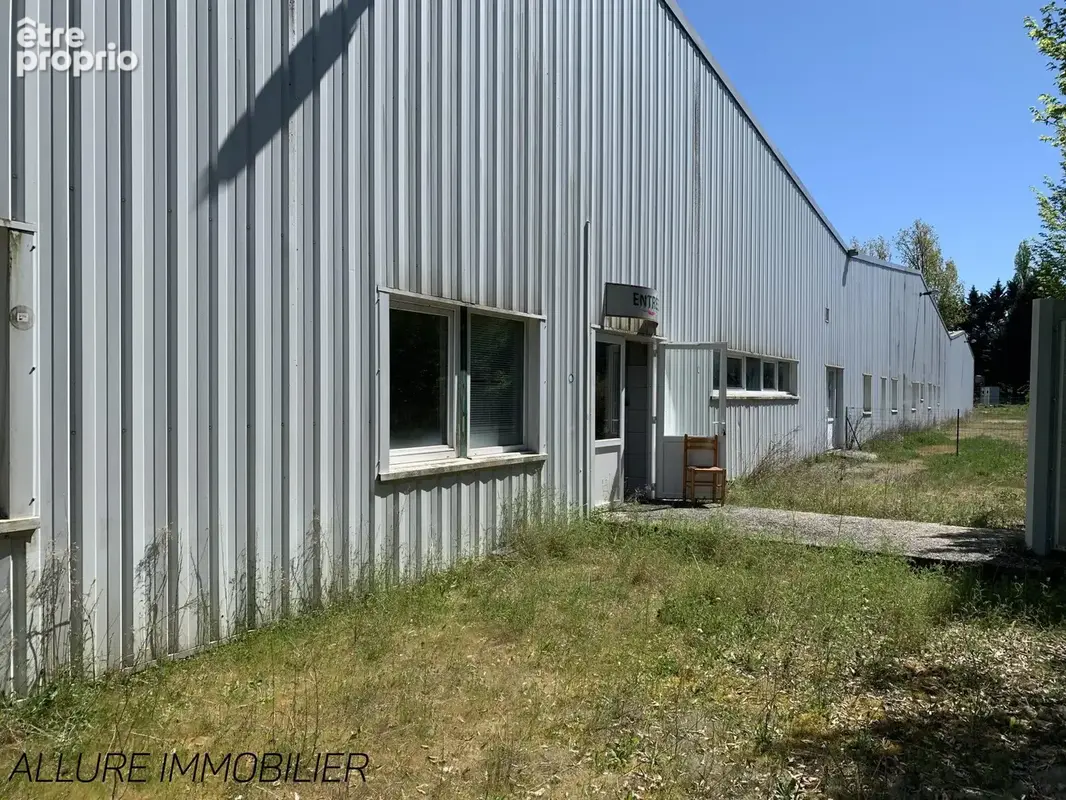 Commerce 3587 m² à Allassac  - photo 2