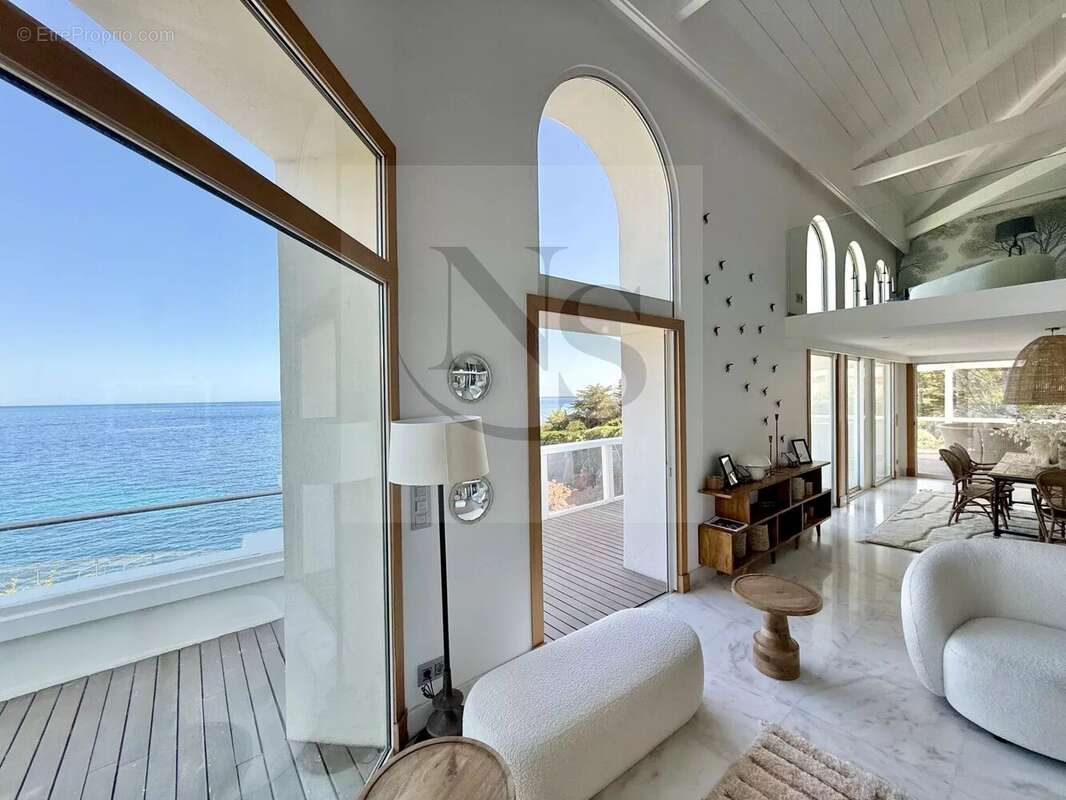 Maison à THEOULE-SUR-MER