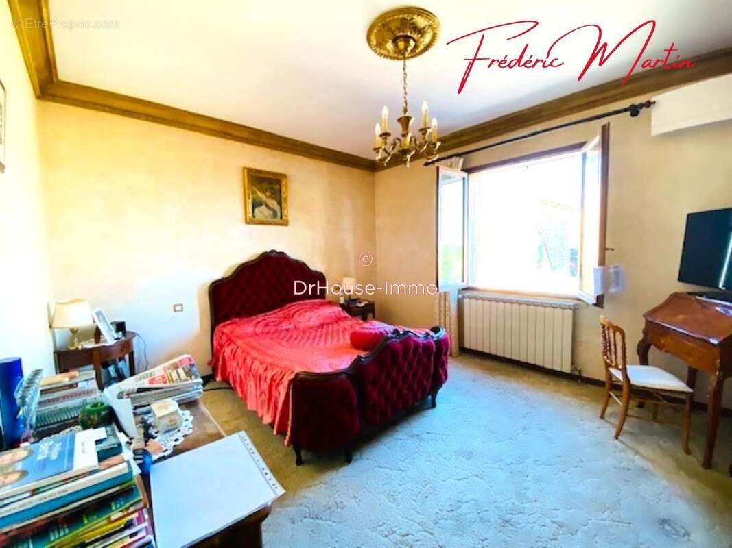 Maison 350 m² à Uzes  - photo 8