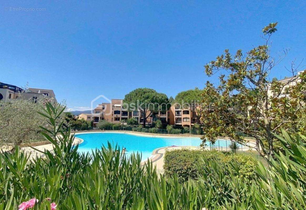 Appartement à MOUGINS