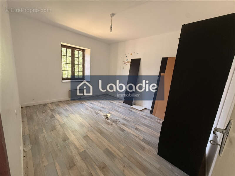 Maison 5 pièces 124m2, terrain de 820m2, bourg Epinay Le Conte - photo 3
