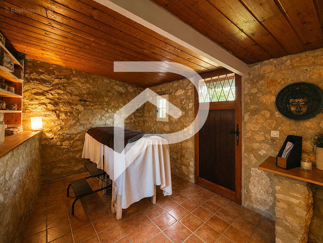 Maison à vendre Saint Montan 13 pièce(s) 296 m2 - photo 17