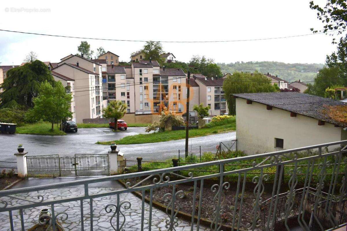 Maison à DECAZEVILLE