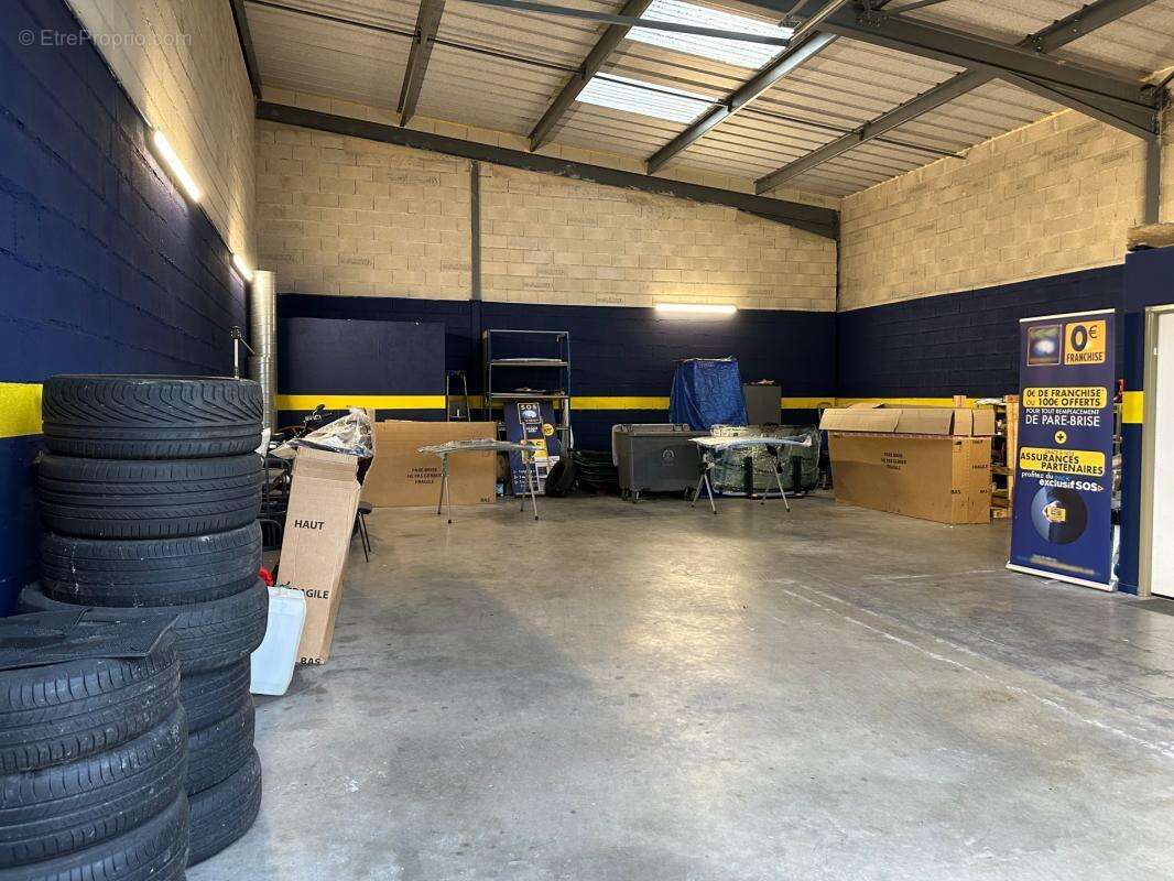 Fonds de commerce d'achat/vente de véhicules automobiles et accessoires, petits entretiens à LE MEE SUR SEINE - photo 4