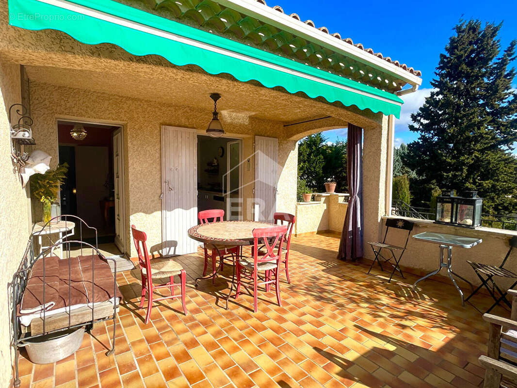 Maison à PERNES-LES-FONTAINES