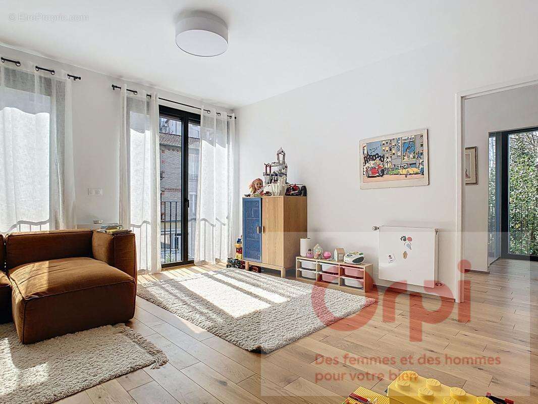 Maison à ISSY-LES-MOULINEAUX